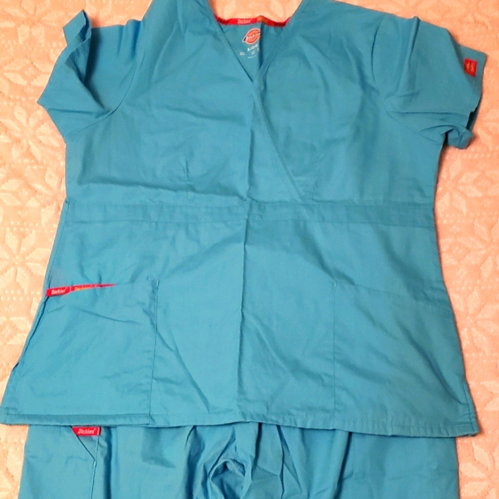 scrubs (set)